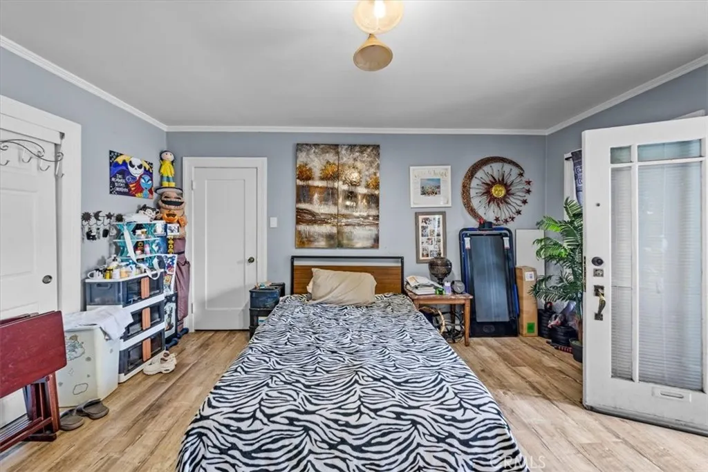 1236 W Martin Luther King Jr Boulevard, Los Angeles, California 90037 home-pic-20